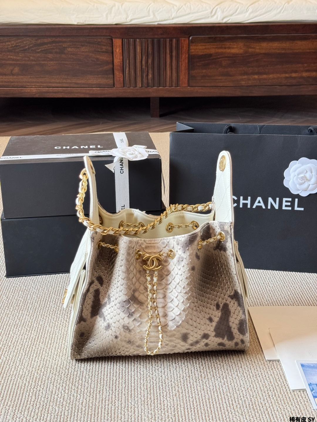 シャネル(Chanel) 新作 25S クロコ チェーン バッグ 25x20cm