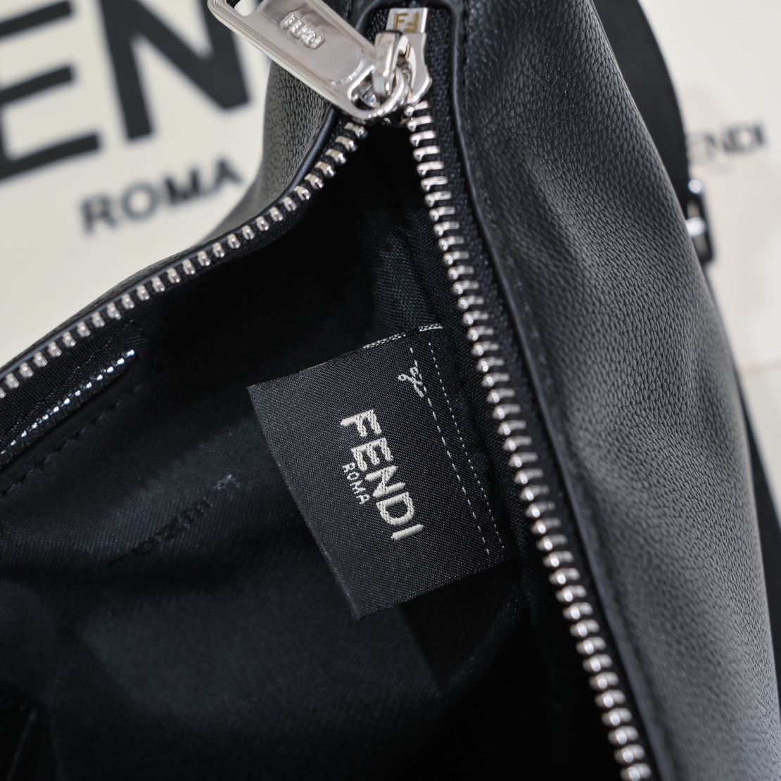 Fendi(フェンディ) ベルト バッグ 33x19cm