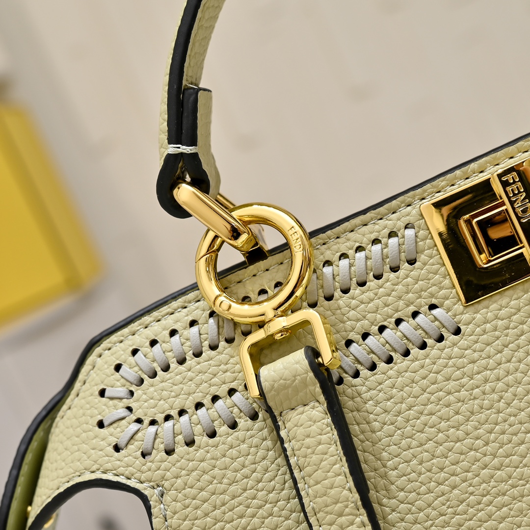 Fendi(フェンディ) トート バッグ 27x15X6cm