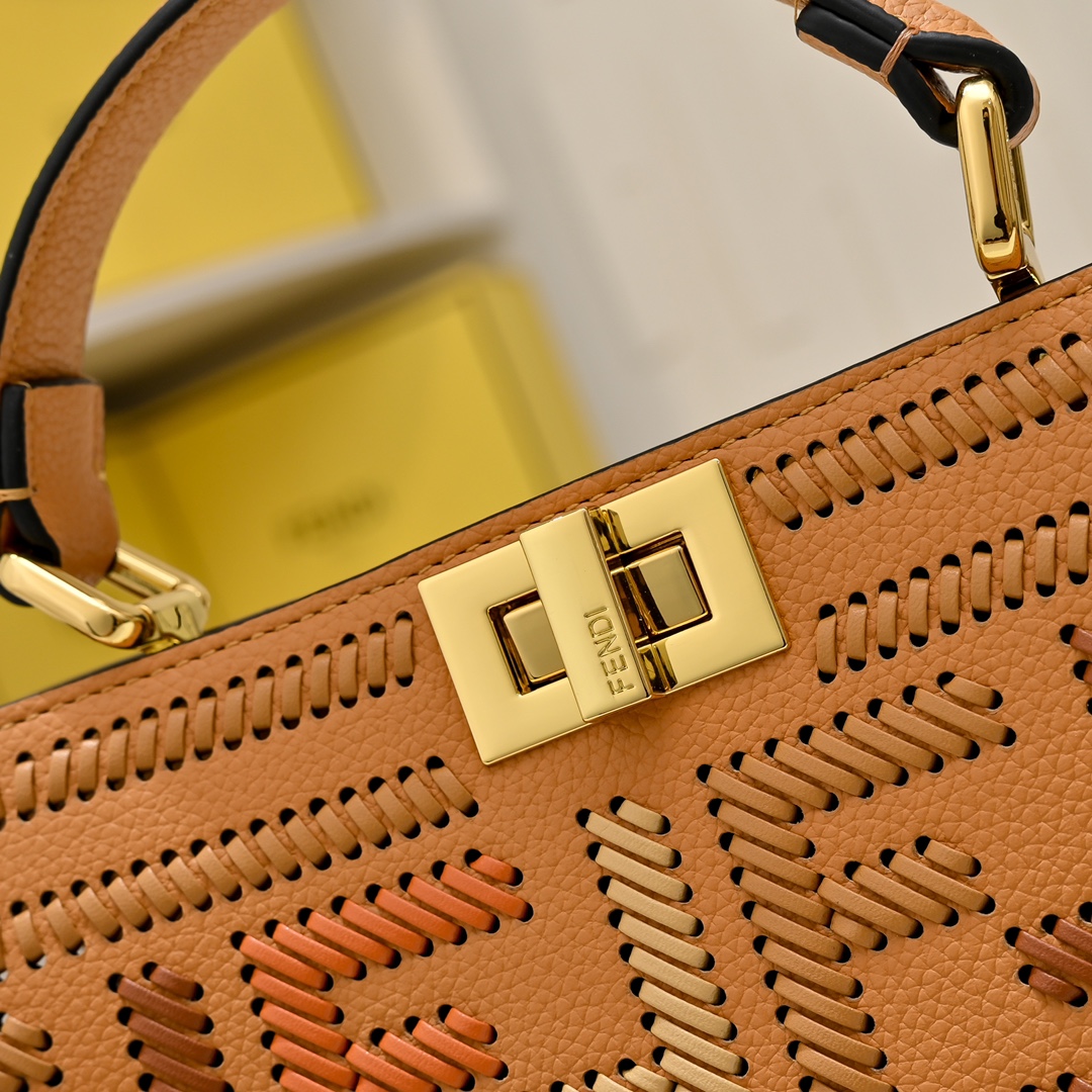 Fendi(フェンディ) トート バッグ 27x15X6cm