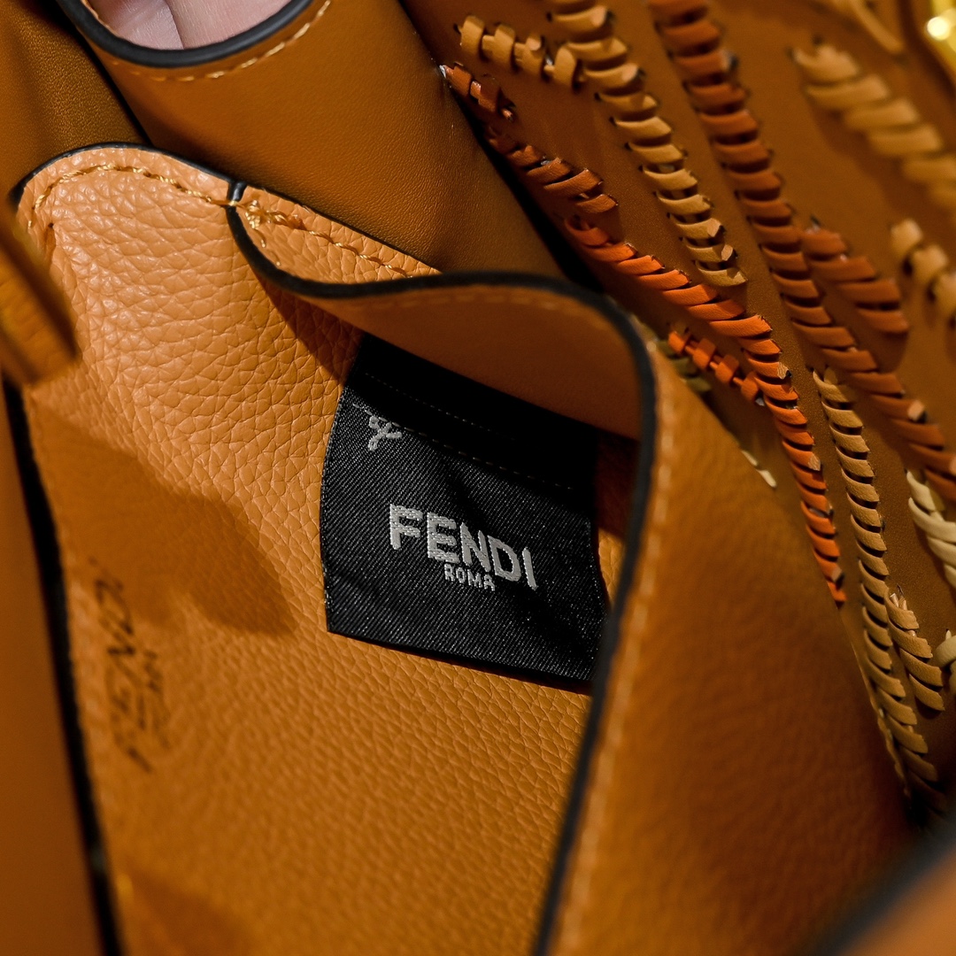 Fendi(フェンディ) トート バッグ 27x15X6cm