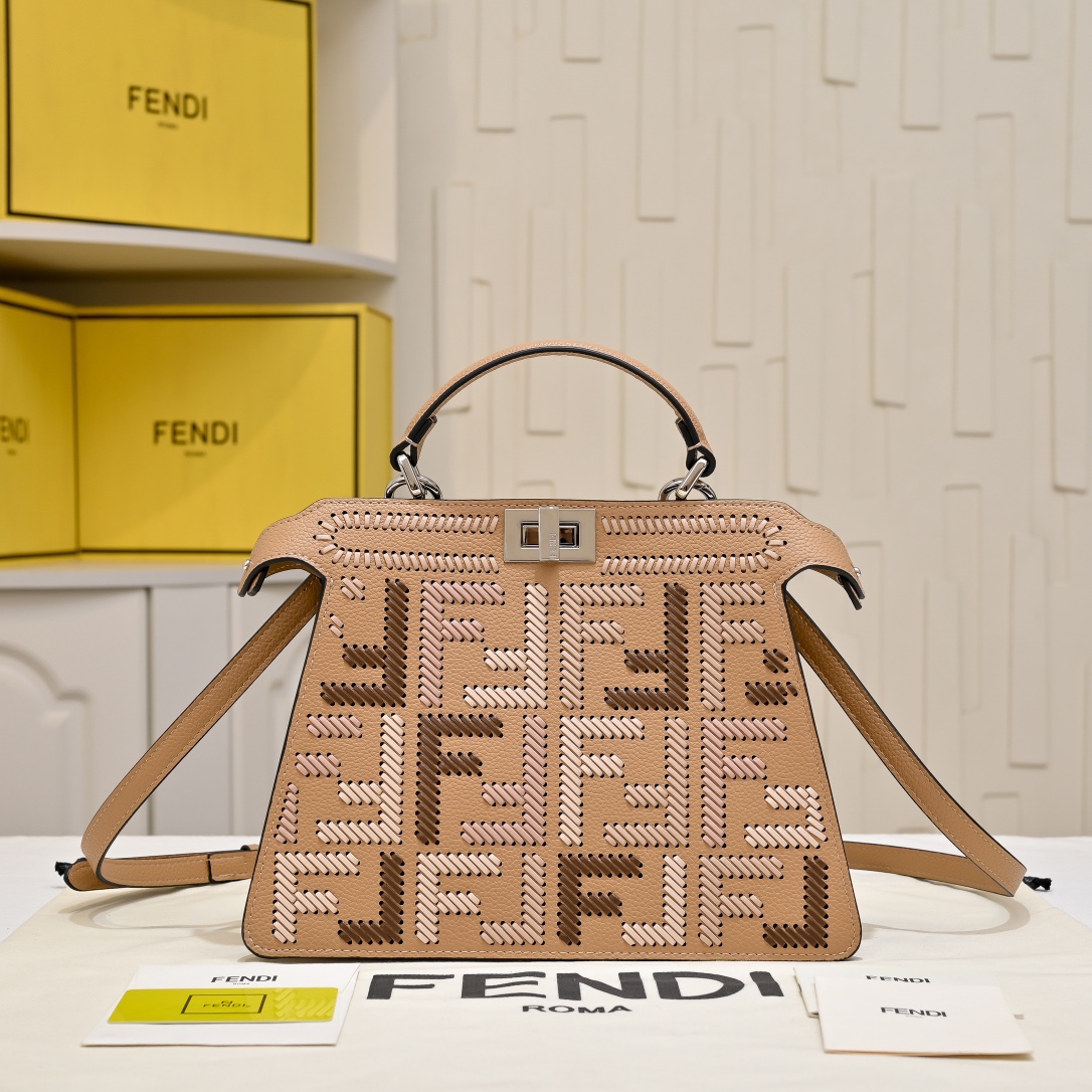 Fendi(フェンディ) トート バッグ 27x15X6cm