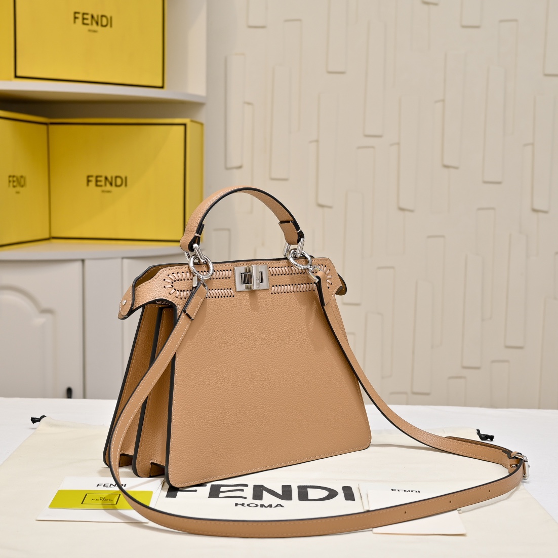 Fendi(フェンディ) トート バッグ 27x15X6cm