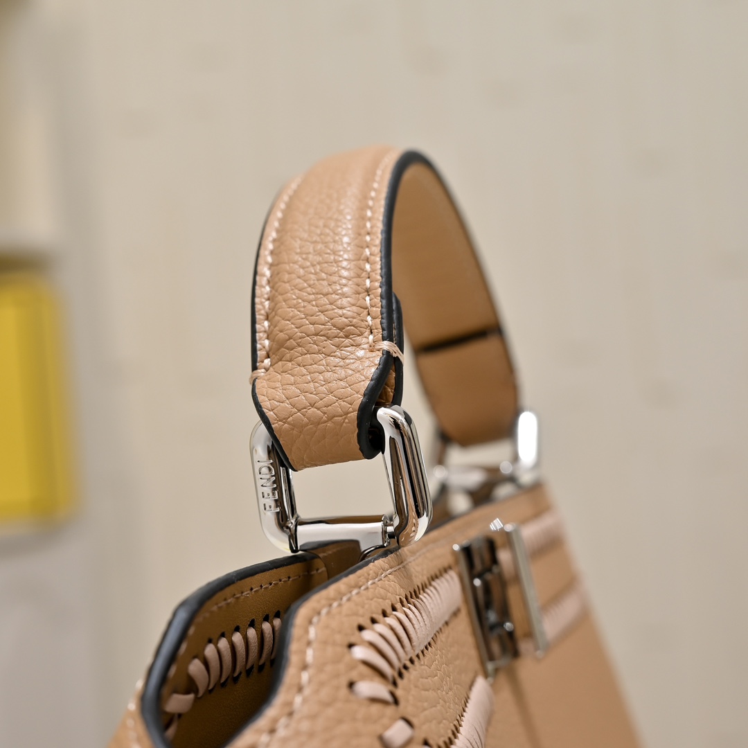 Fendi(フェンディ) トート バッグ 27x15X6cm