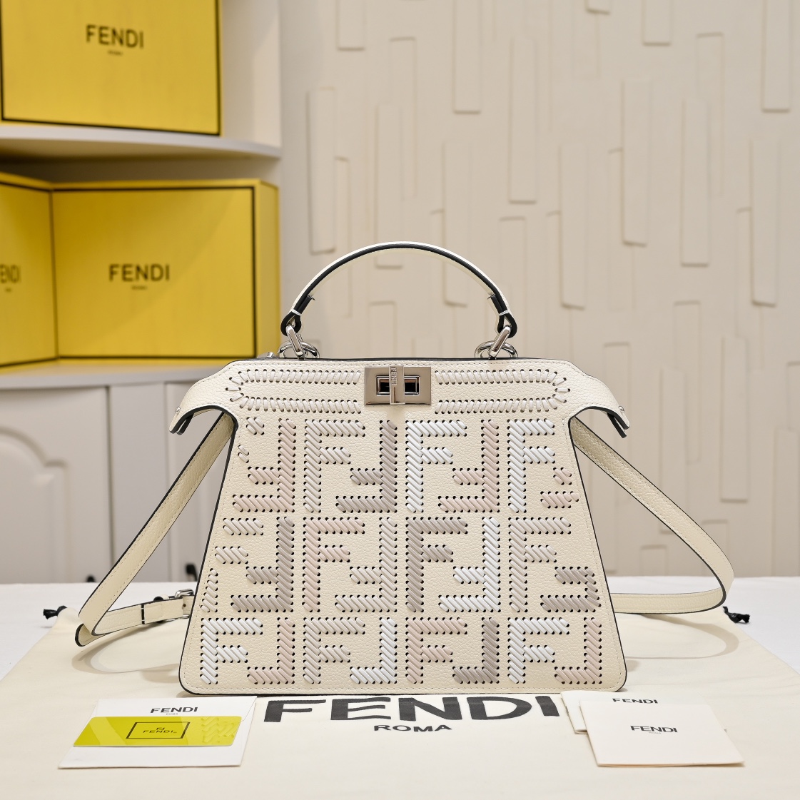 Fendi(フェンディ) トート バッグ 27x15X6cm