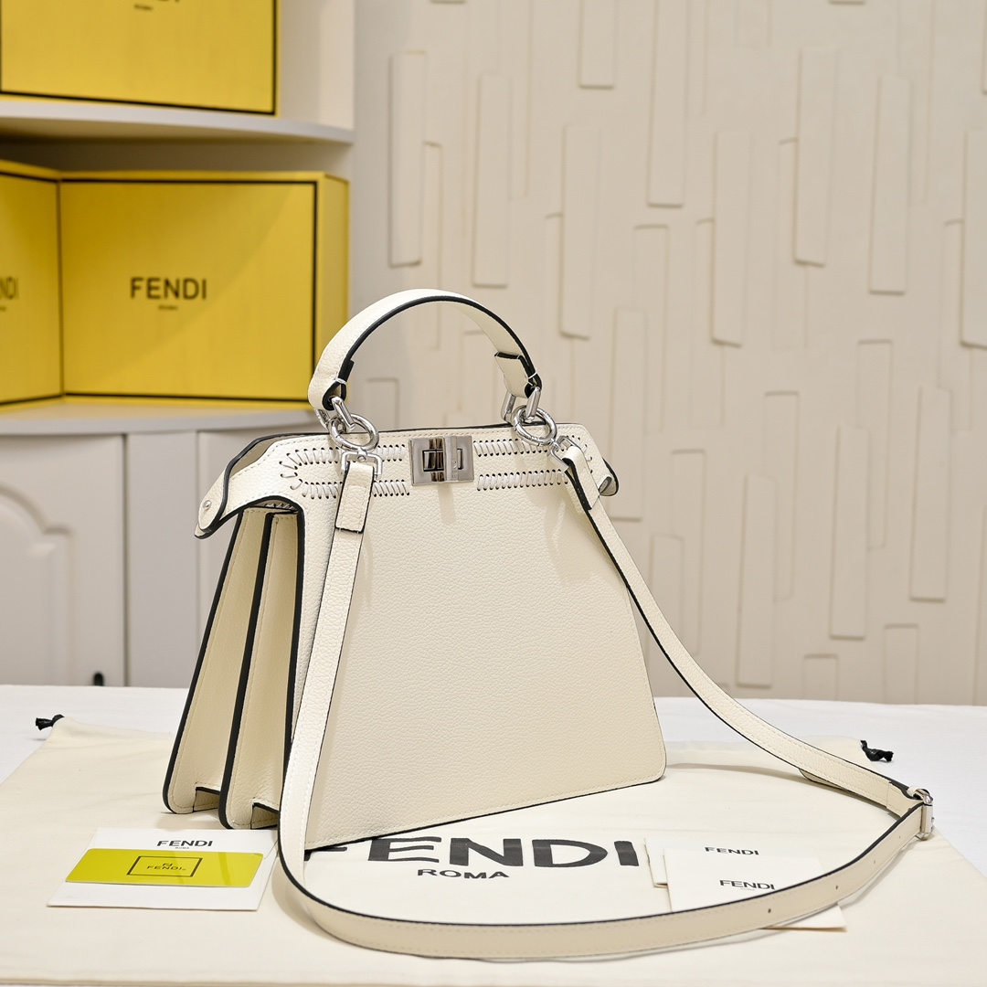 Fendi(フェンディ) トート バッグ 27x15X6cm