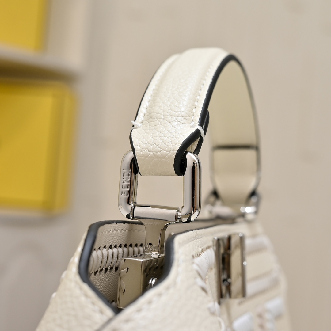 Fendi(フェンディ) トート バッグ 27x15X6cm