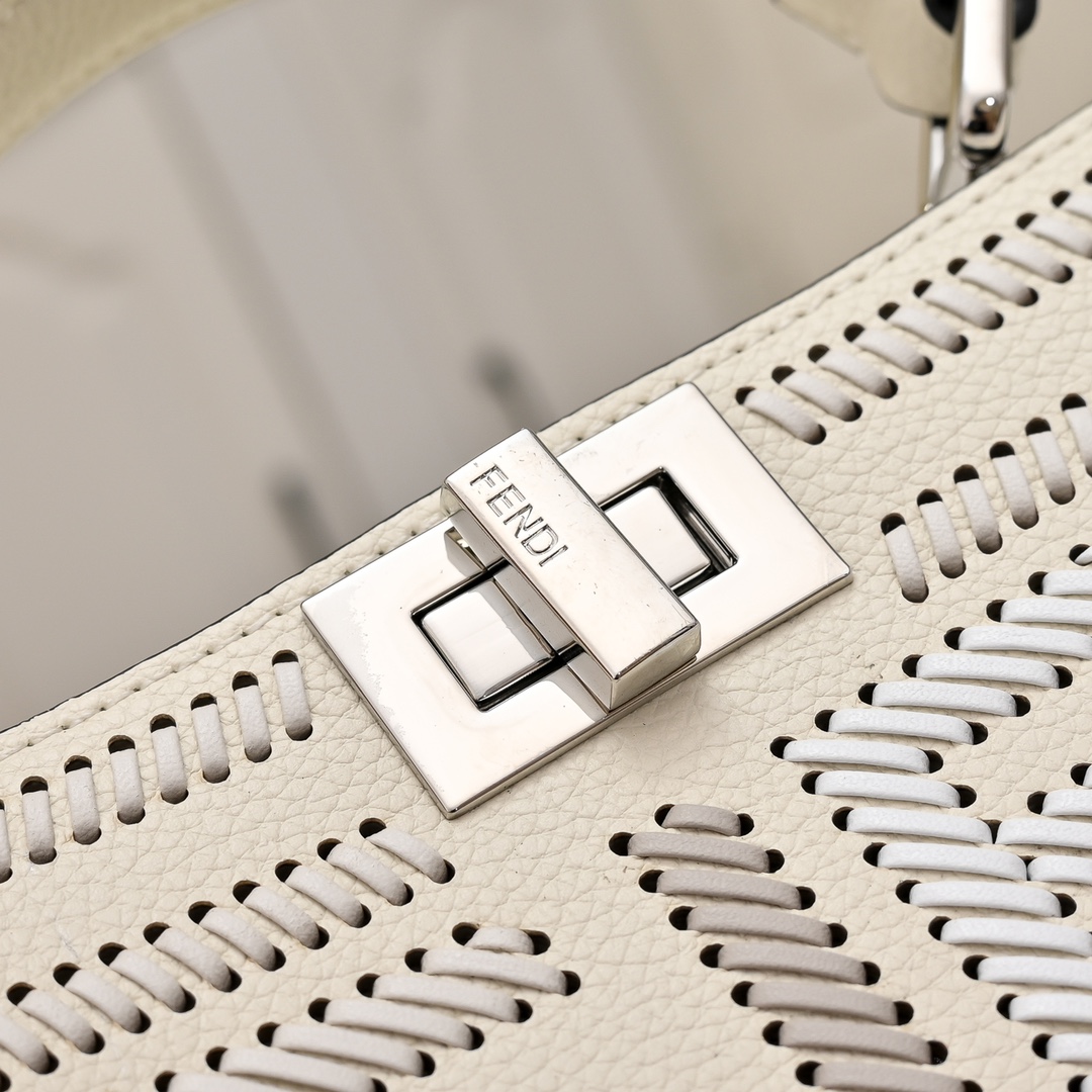 Fendi(フェンディ) トート バッグ 27x15X6cm
