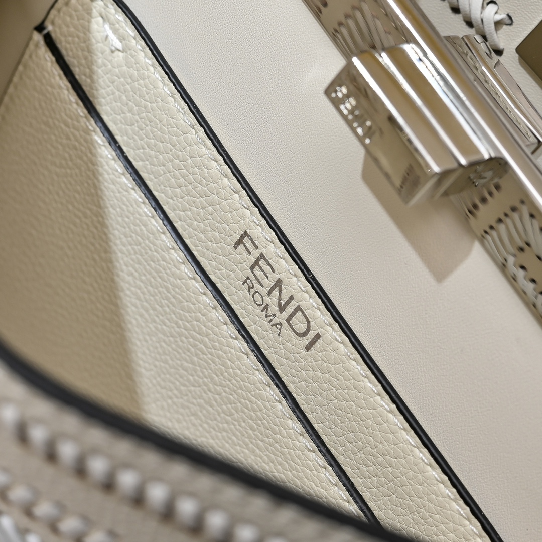 Fendi(フェンディ) トート バッグ 27x15X6cm