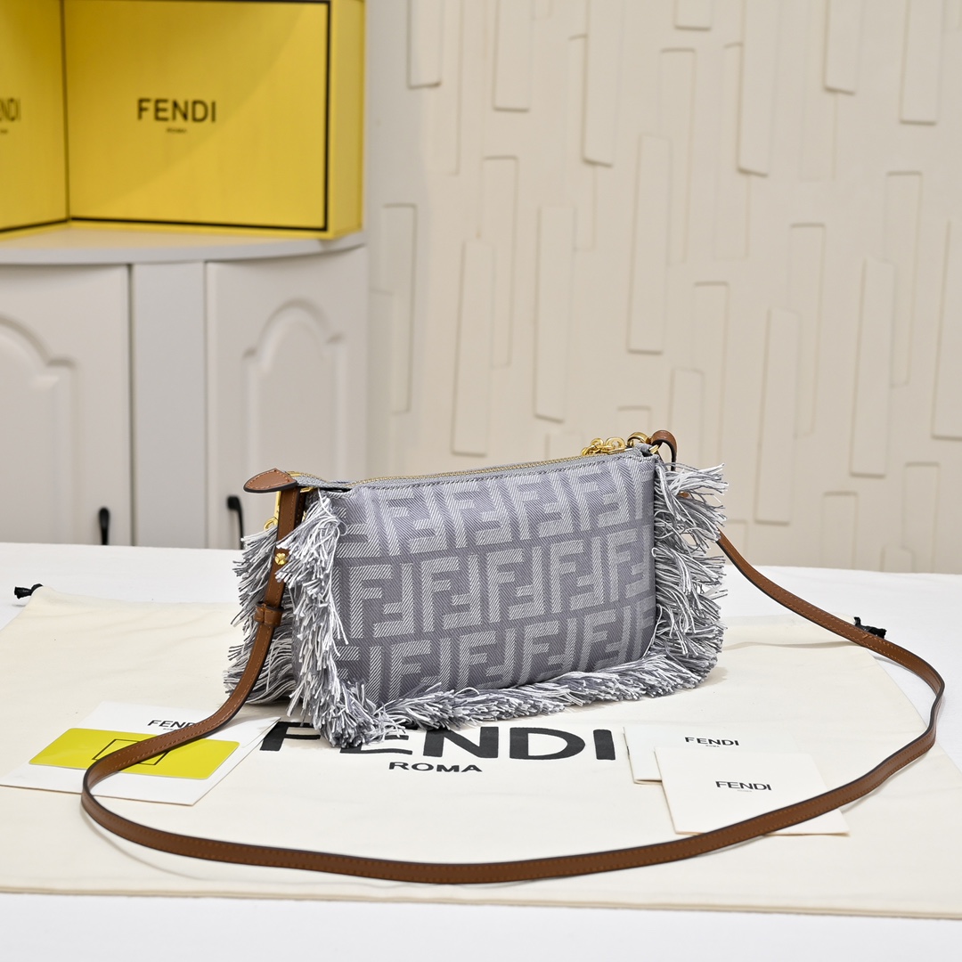 Fendi(フェンディ) ショルダー バッグ デニム 20x3X12cm