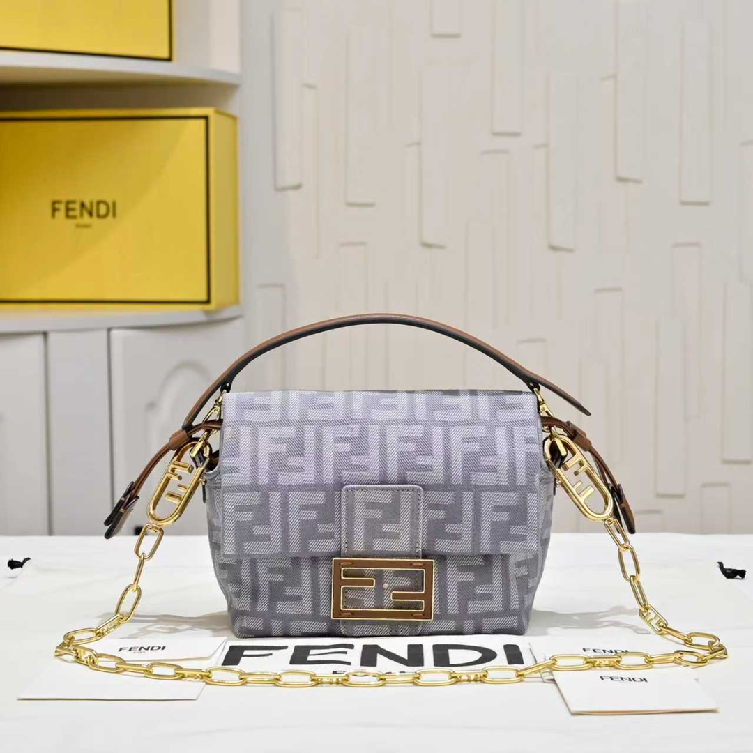 Fendi(フェンディ) ショルダー バッグ デニム 26.5x8.5x18cm