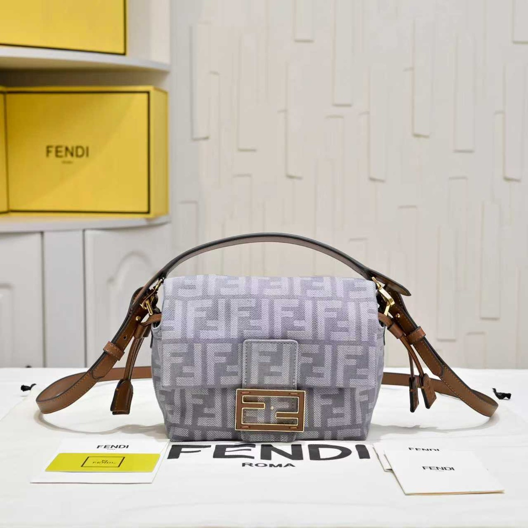 Fendi(フェンディ) ショルダー バッグ デニム 26.5x8.5x18cm
