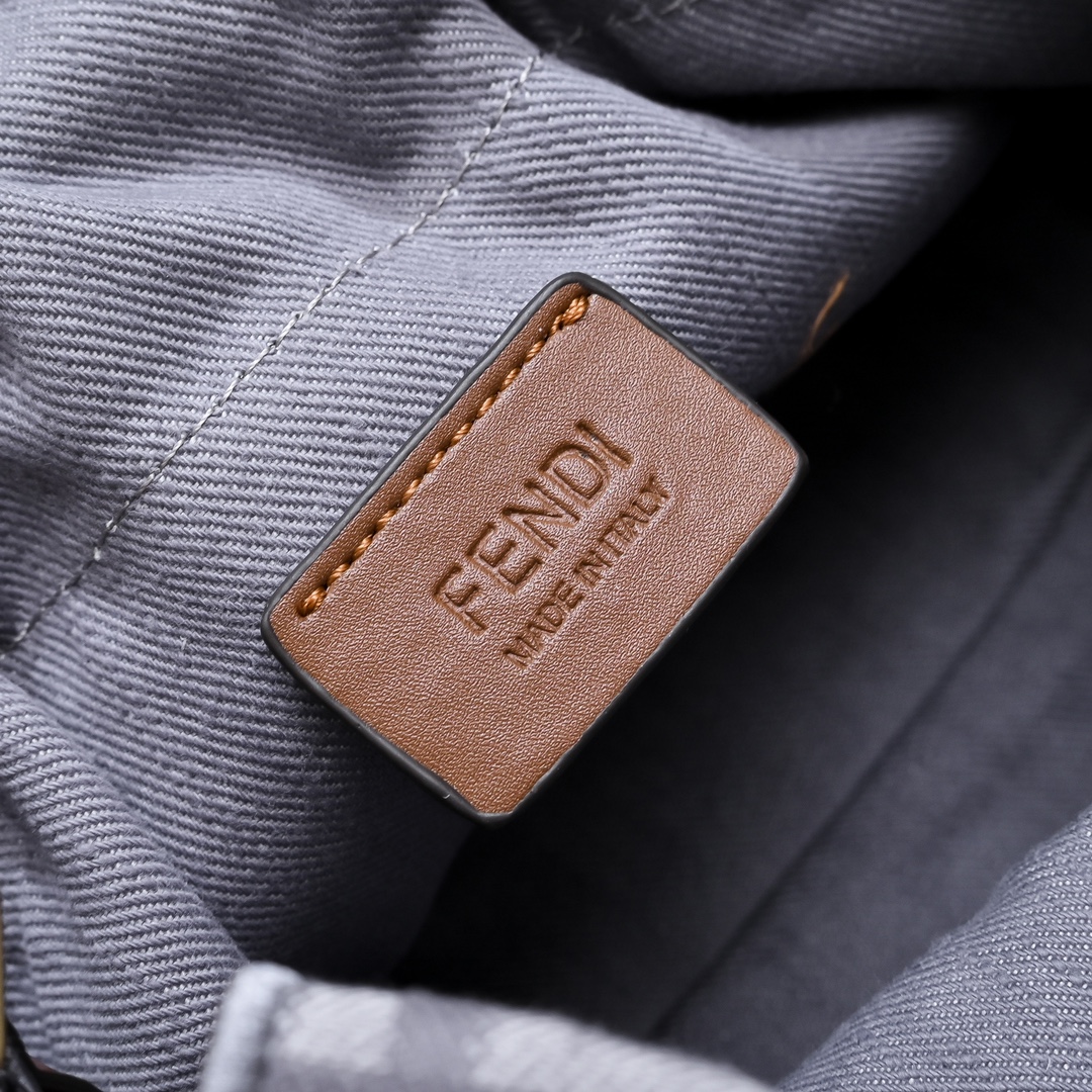 Fendi(フェンディ) ショルダー バッグ デニム 26.5x8.5x18cm