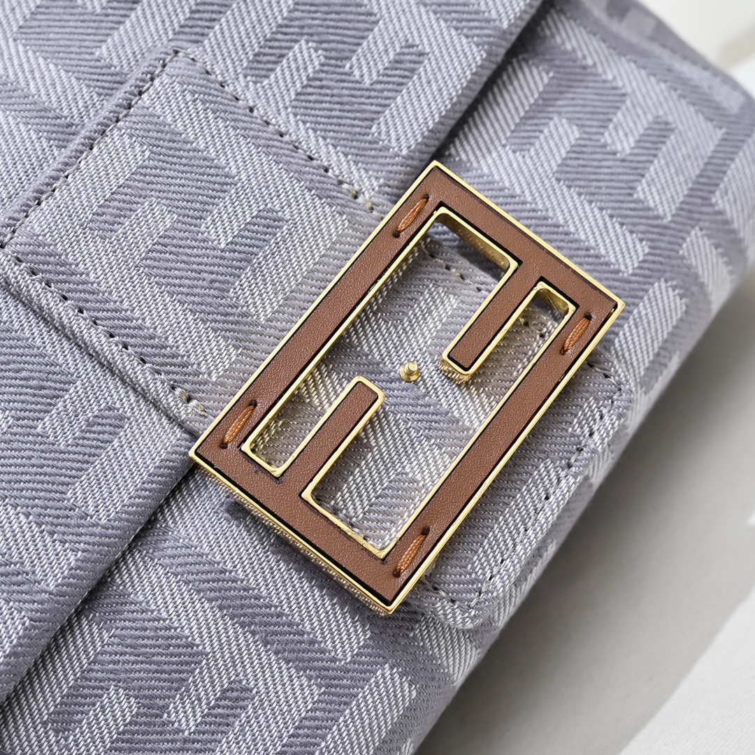 Fendi(フェンディ) ショルダー バッグ デニム 26.5x8.5x18cm