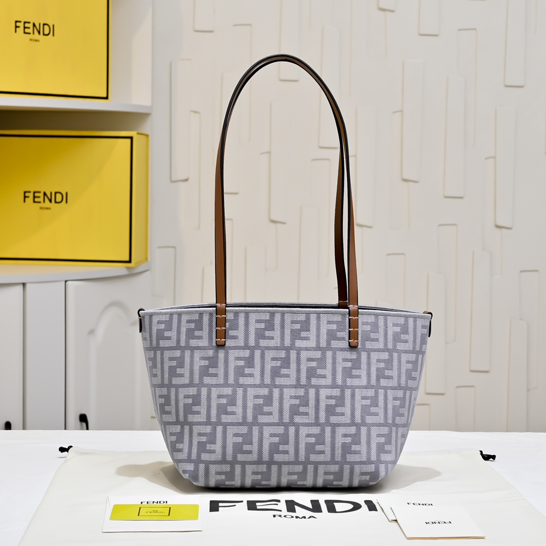 Fendi(フェンディ) トート バッグ 23x19cm
