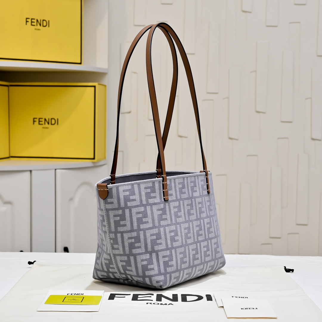 Fendi(フェンディ) トート バッグ 23x19cm