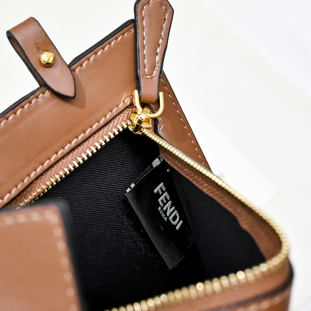 Fendi(フェンディ) トート バッグ 23x19cm