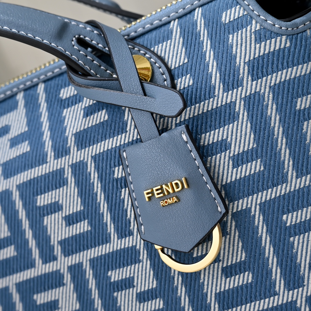 Fendi(フェンディ) 斜 めがけ バッグ 29x19x14cm