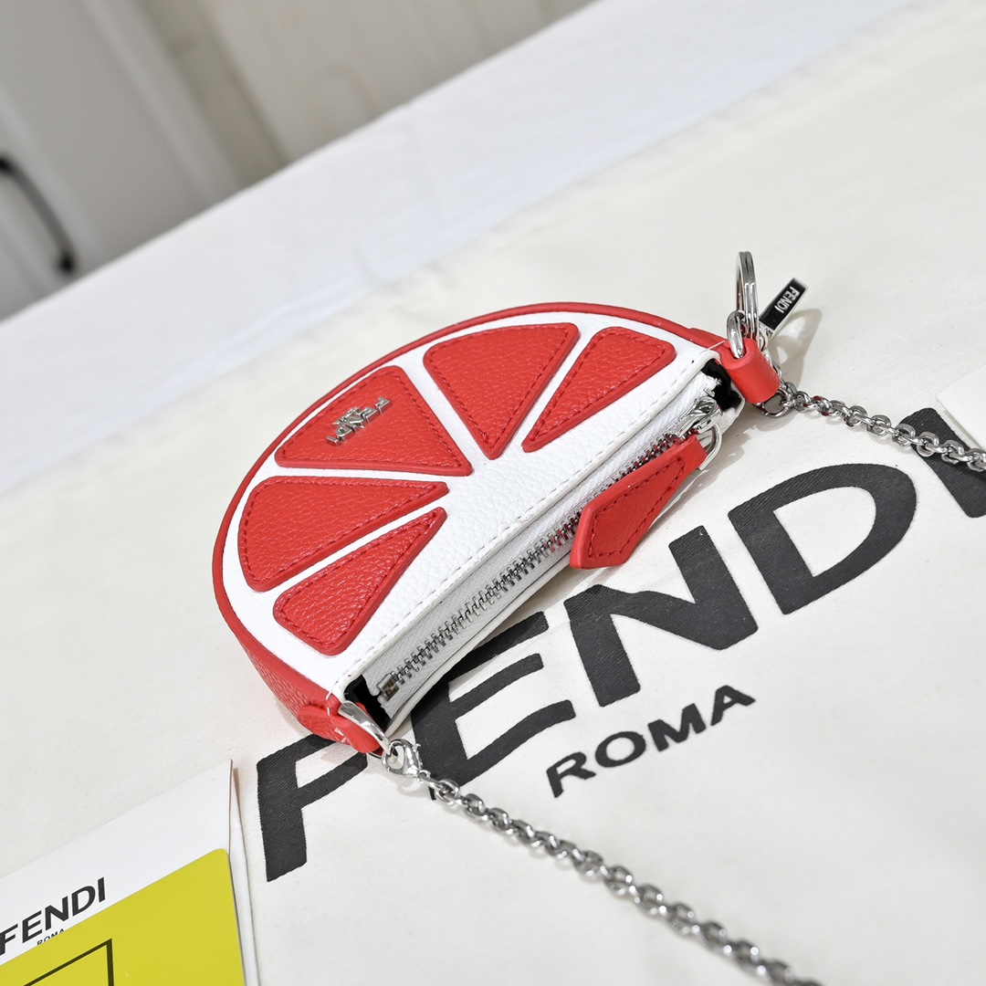 Fendi(フェンディ) 斜 めがけ バッグ 13x8.5cm