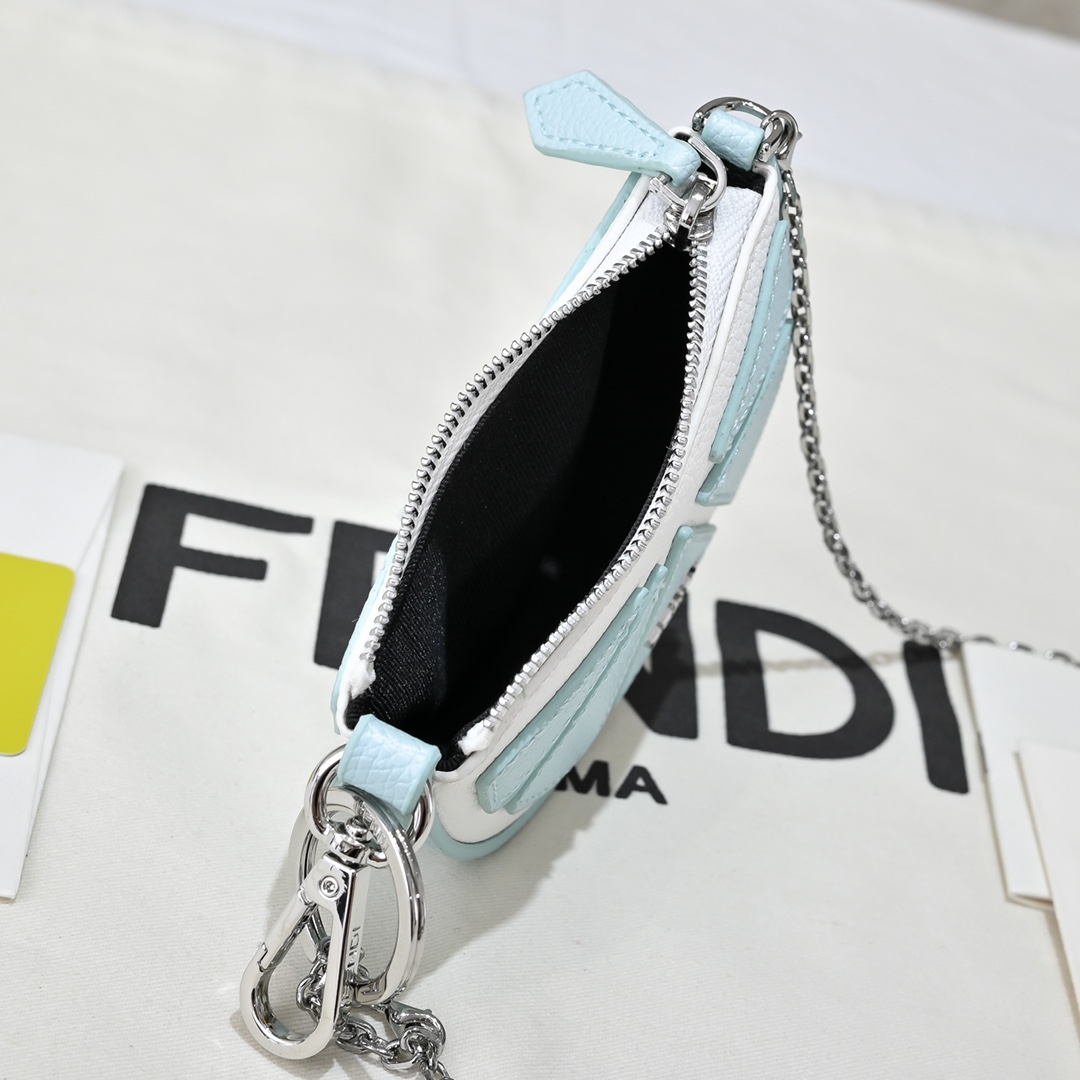 Fendi(フェンディ) 斜 めがけ バッグ 13x8.5cm