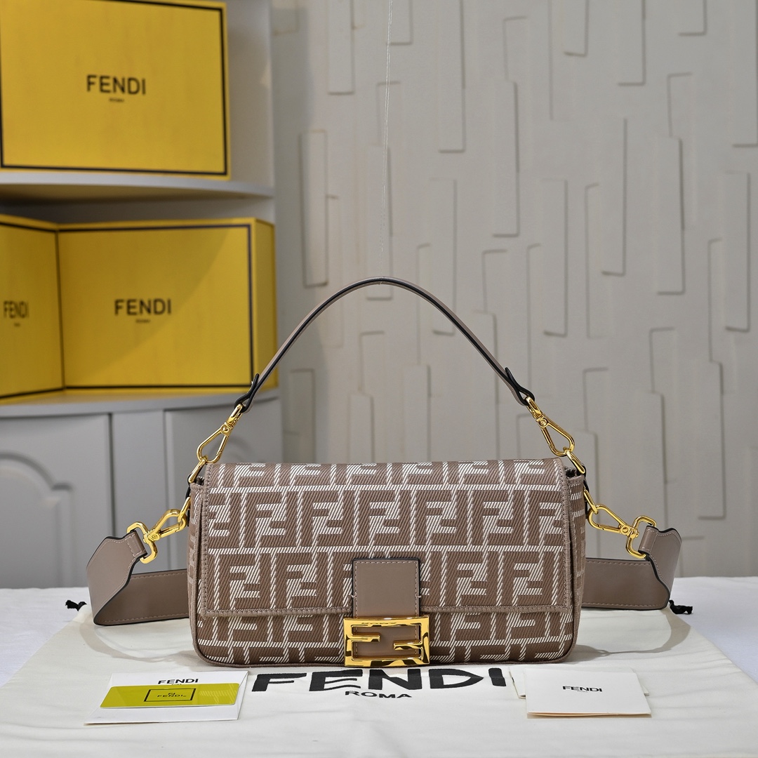 Fendi(フェンディ) トート バッグ 27x6x15cm