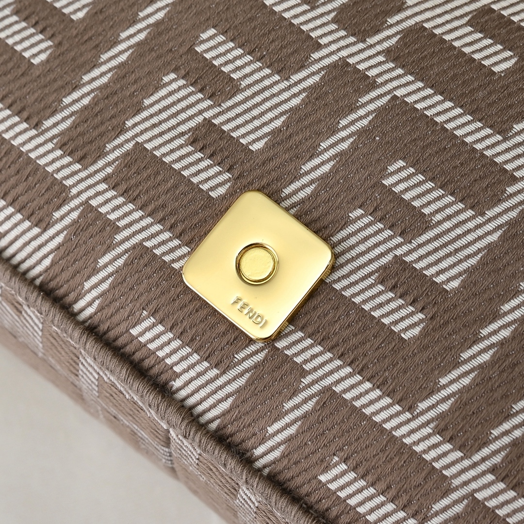 Fendi(フェンディ) トート バッグ 27x6x15cm