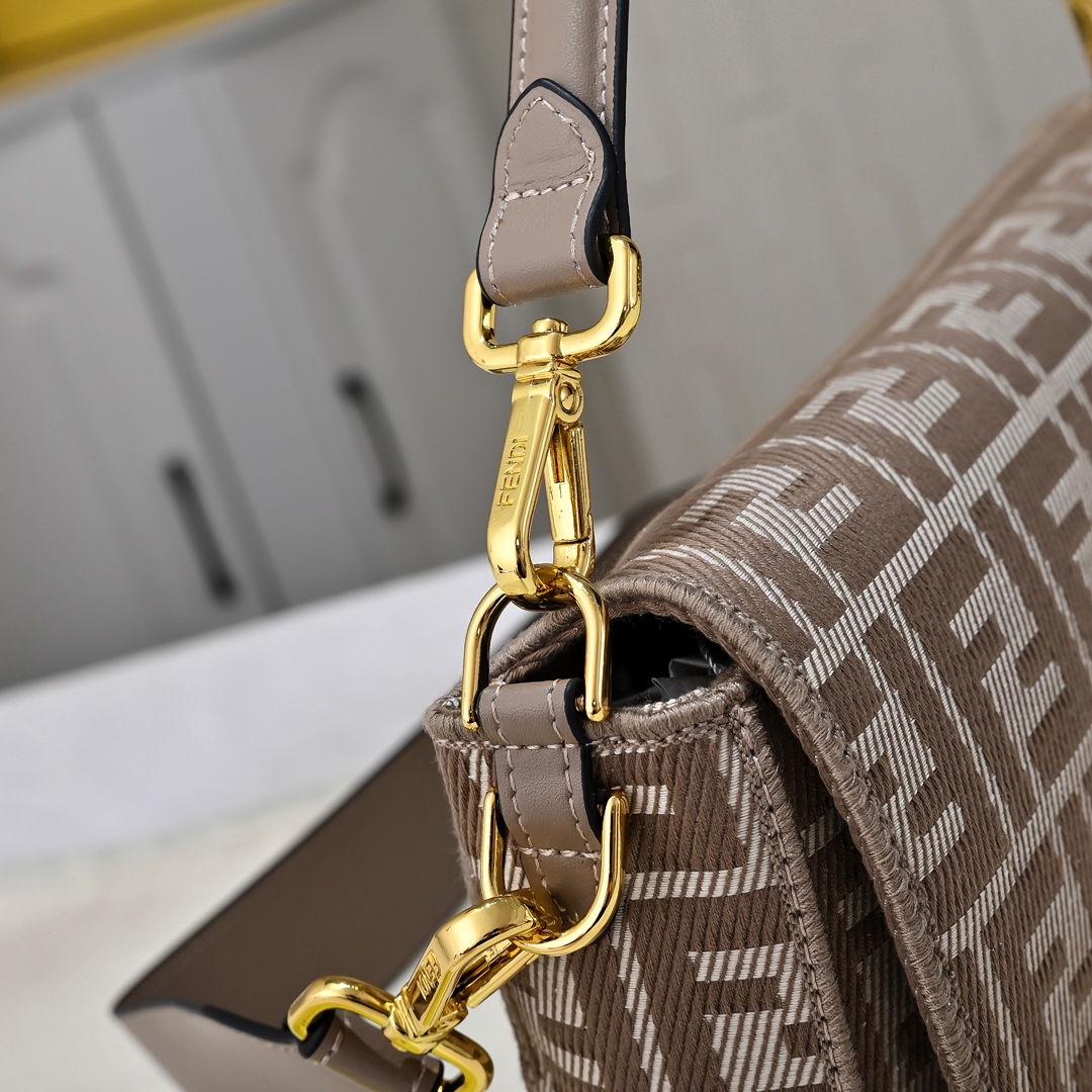 Fendi(フェンディ) トート バッグ 27x6x15cm