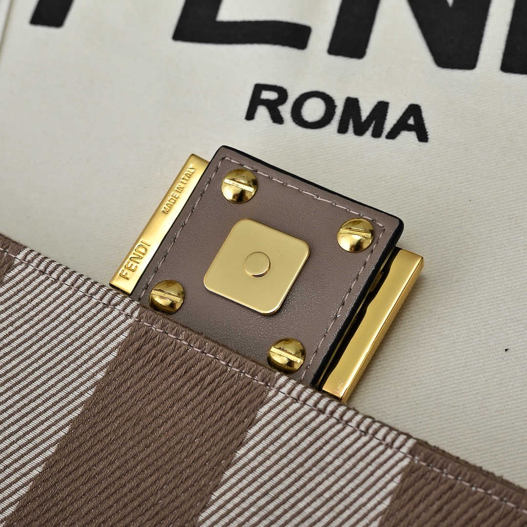 Fendi(フェンディ) トート バッグ 27x6x15cm