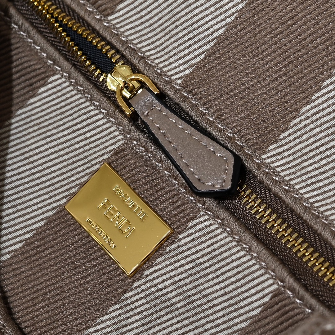 Fendi(フェンディ) トート バッグ 27x6x15cm
