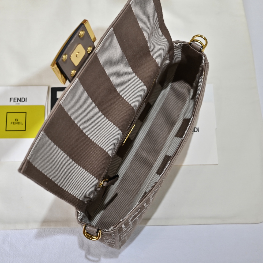 Fendi(フェンディ) トート バッグ 27x6x15cm