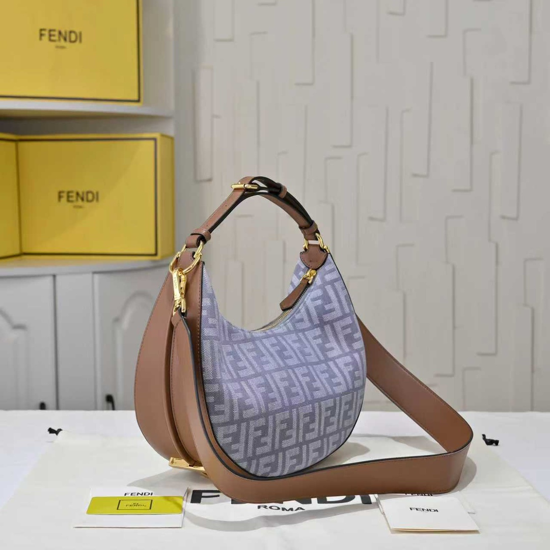 Fendi(フェンディ) 肩掛け バッグ 29x24x10cm
