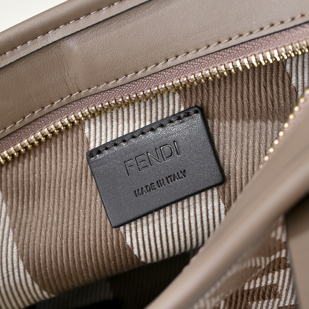 Fendi(フェンディ) かご バッグ 23x19.5x15cm