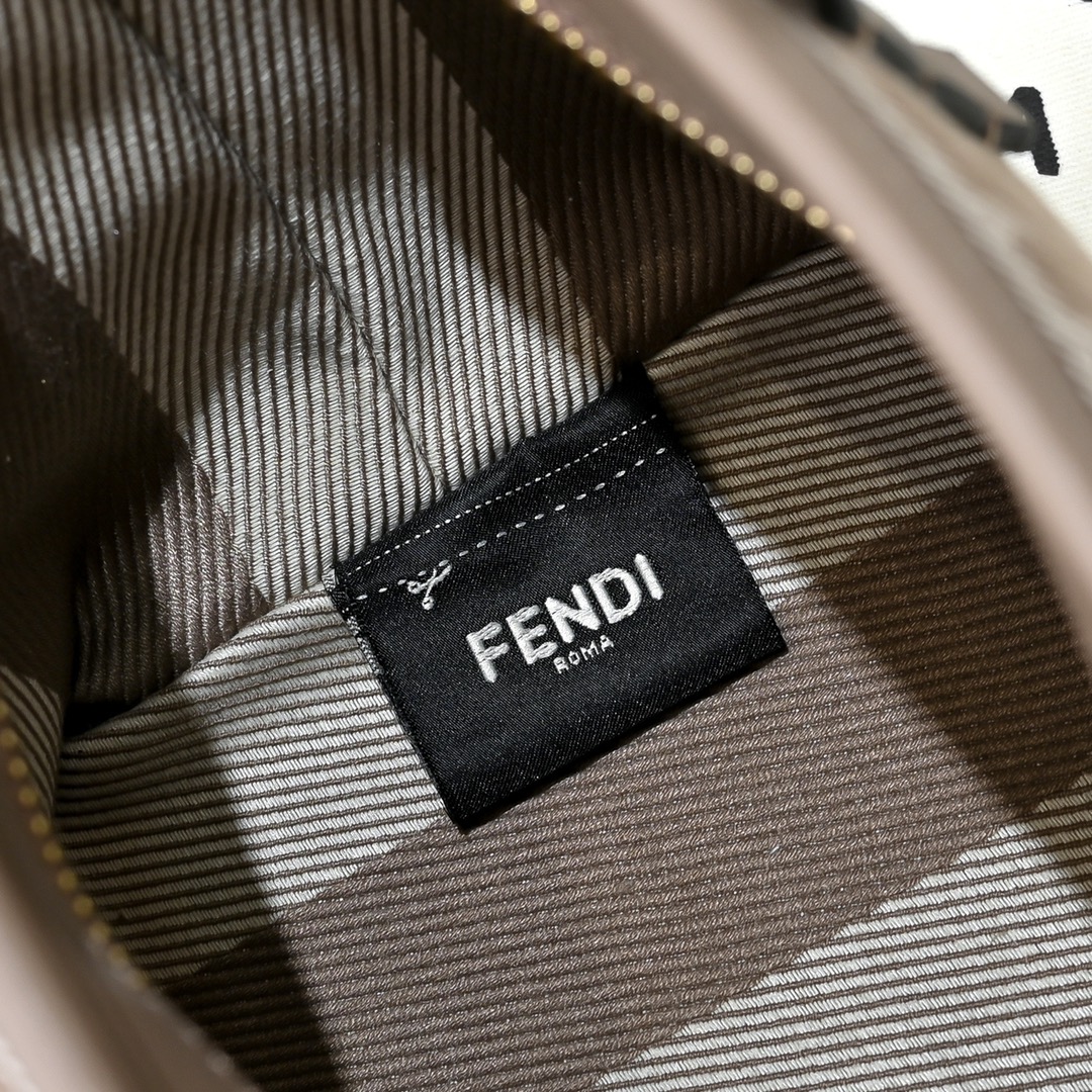 Fendi(フェンディ) かご バッグ 23x19.5x15cm