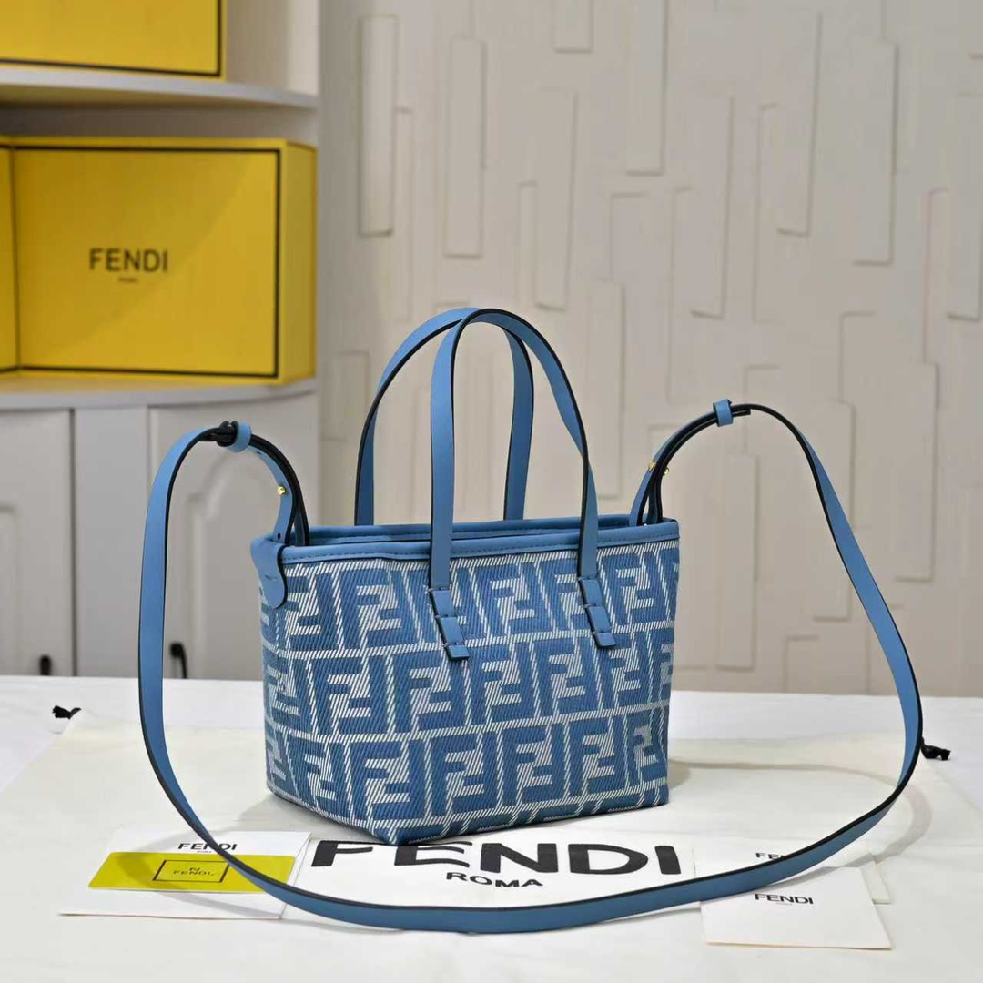 Fendi(フェンディ) かご バッグ 23x19.5x15cm