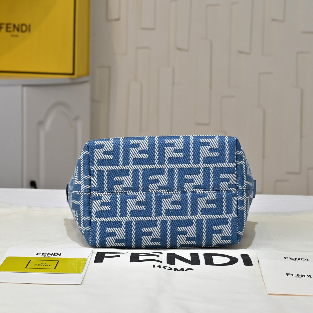 Fendi(フェンディ) かご バッグ 23x19.5x15cm