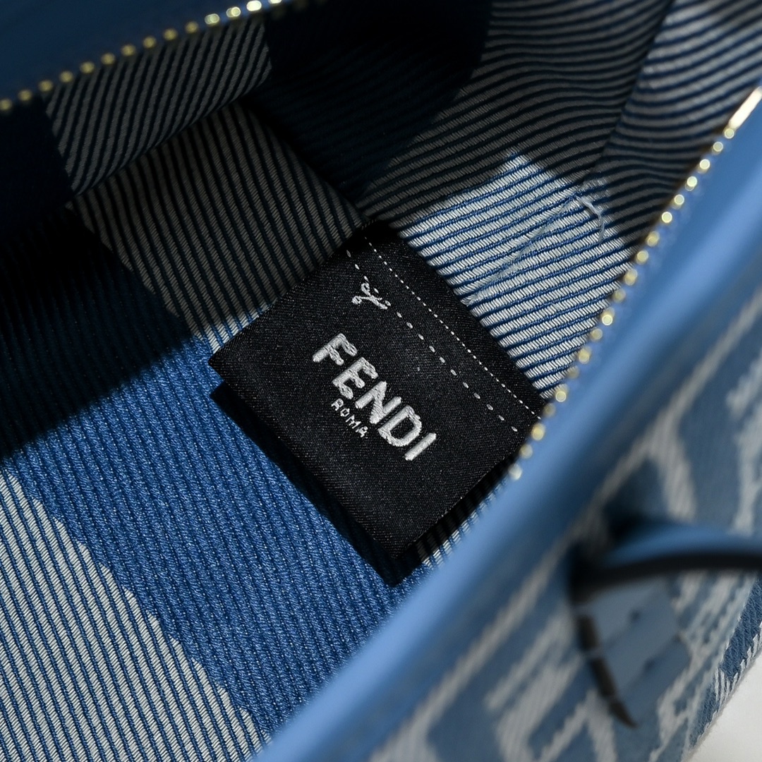 Fendi(フェンディ) かご バッグ 23x19.5x15cm
