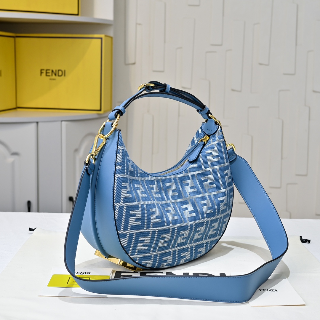Fendi(フェンディ) 肩掛け バッグ 29x24x10cm