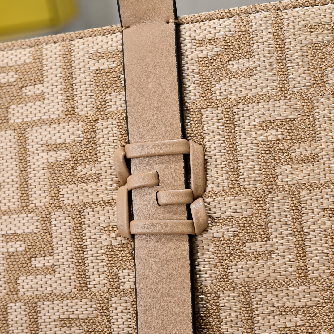 Fendi(フェンディ) トート バッグ 36x29cm