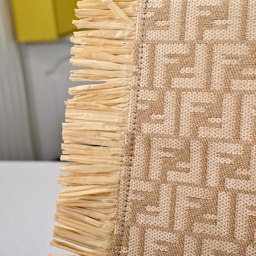 Fendi(フェンディ) トート バッグ 36x29cm