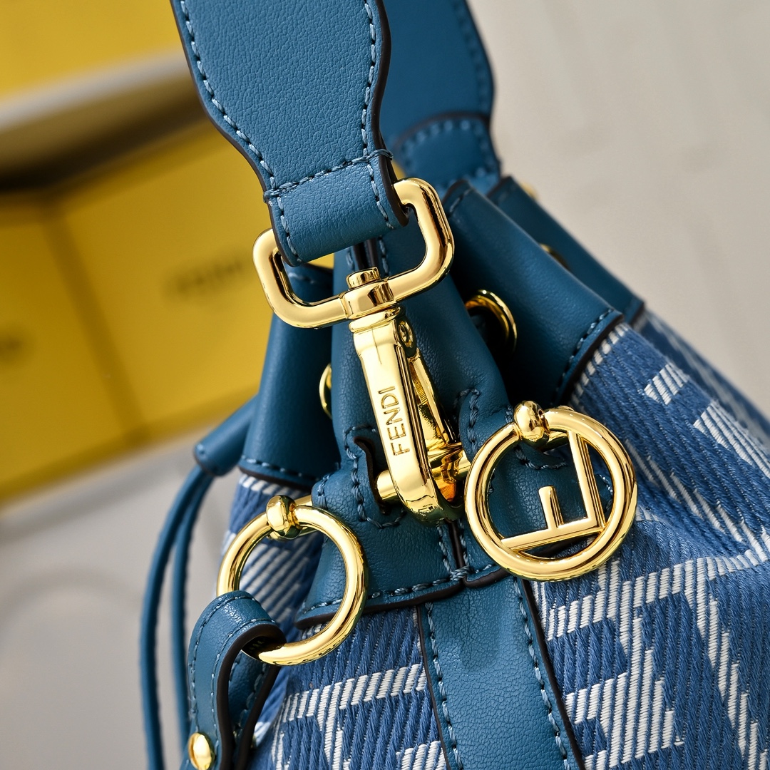 Fendi(フェンディ) 巾着 バッグ 14x12x18cm