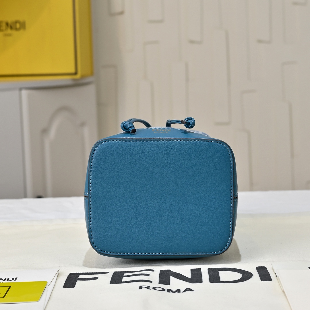 Fendi(フェンディ) 巾着 バッグ 14x12x18cm