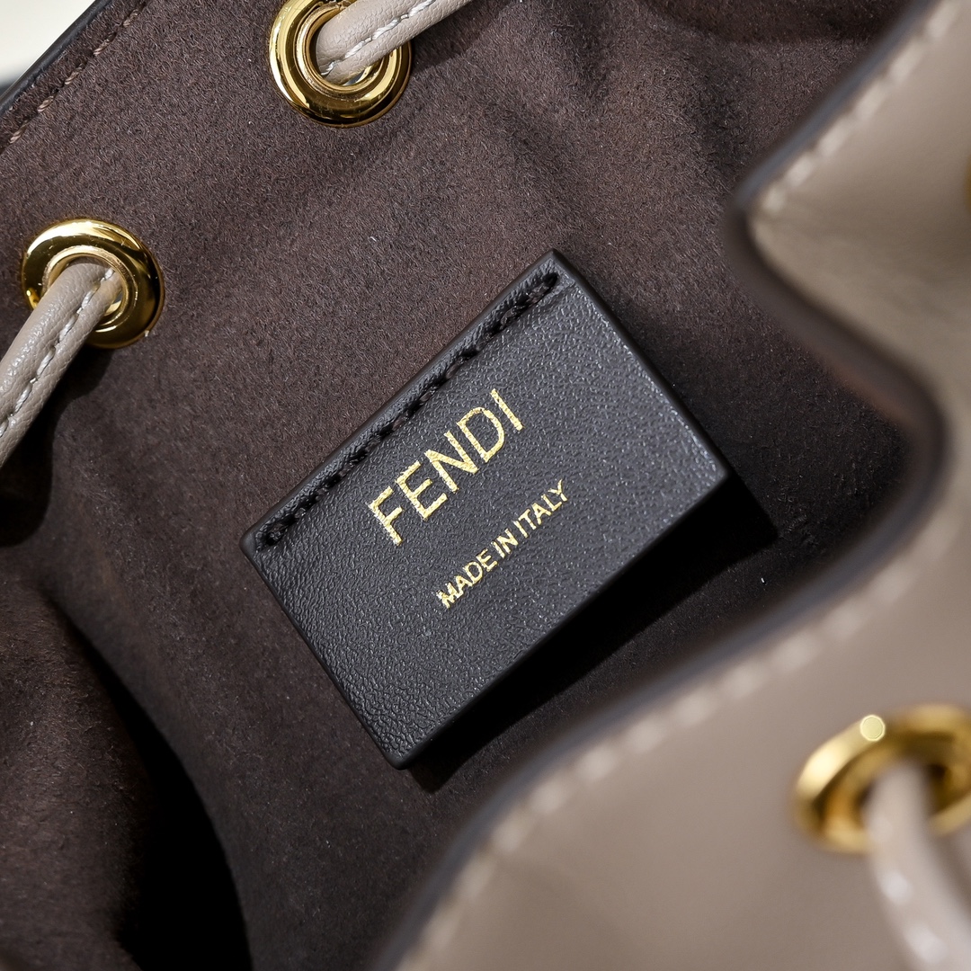 Fendi(フェンディ) 巾着 バッグ 14x12x18cm