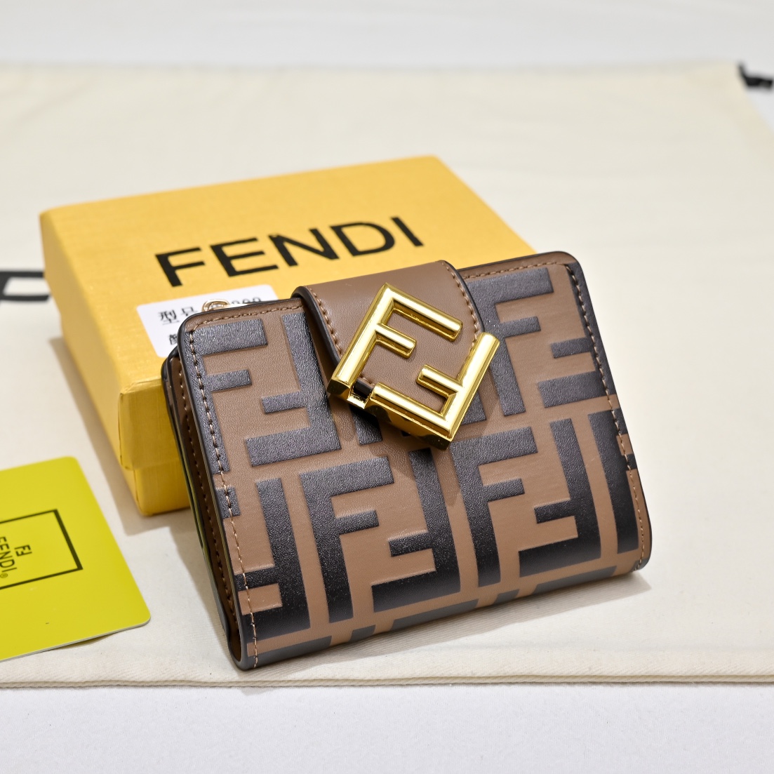 Fendi(フェンディ) FF Diamonds 財布 レディース 10X4X8cm