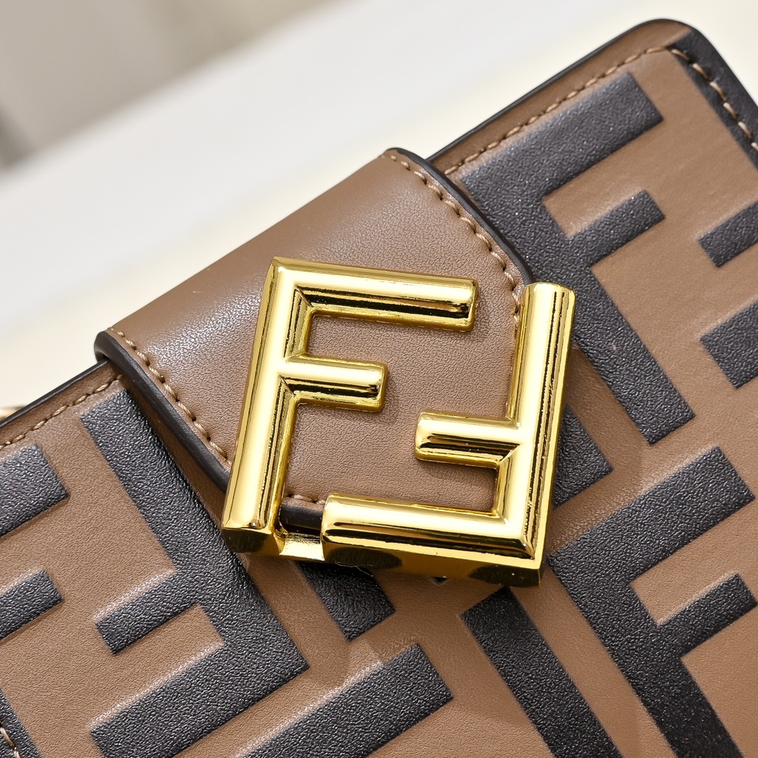 Fendi(フェンディ) FF Diamonds 財布 レディース 10X4X8cm