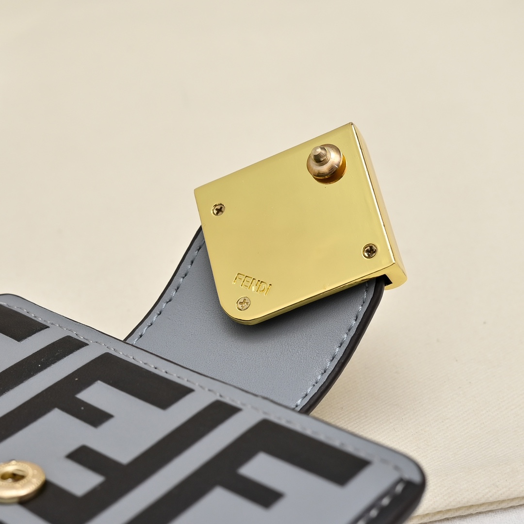Fendi(フェンディ) FF Diamonds 財布 レディース 10X4X8cm