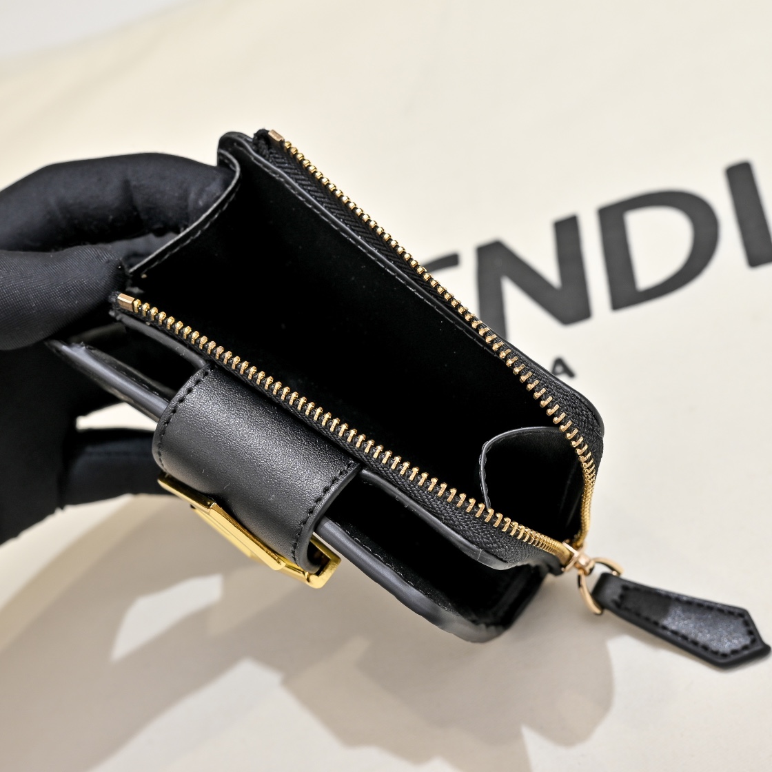 Fendi(フェンディ) FF Diamonds 財布 レディース 10X4X8cm