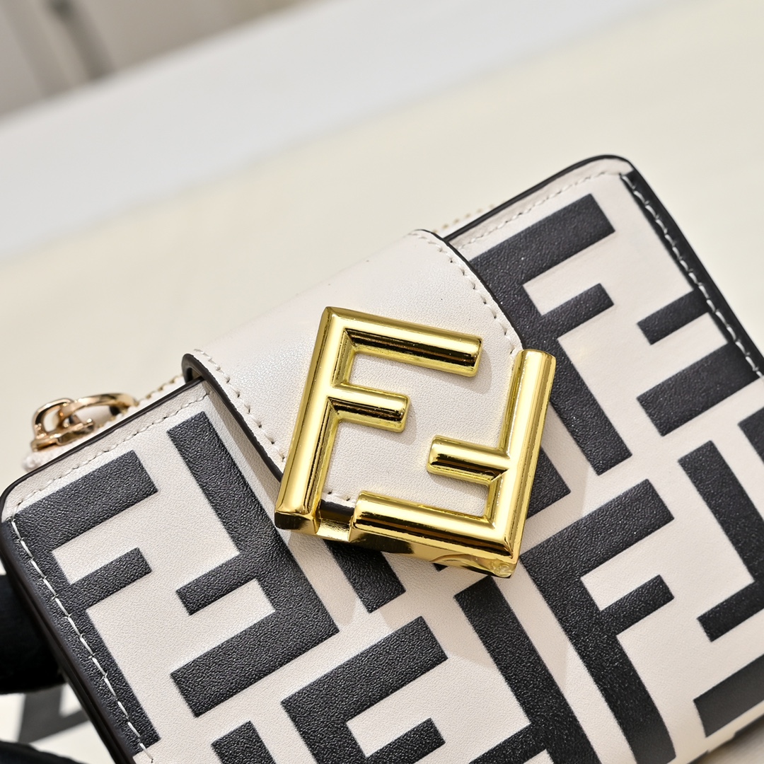 Fendi(フェンディ) FF Diamonds 財布 レディース 10X4X8cm