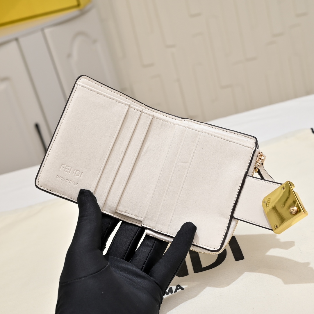 Fendi(フェンディ) FF Diamonds 財布 レディース 10X4X8cm