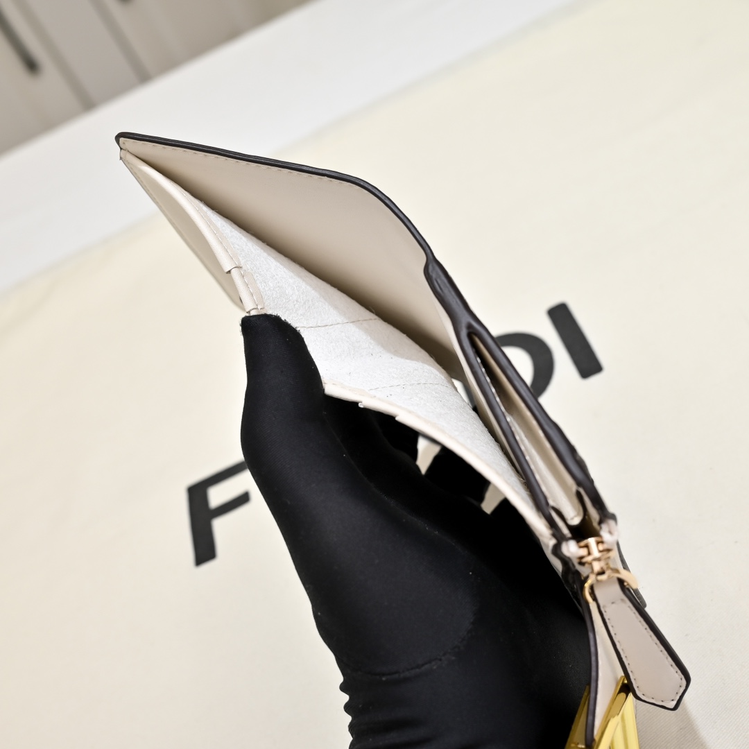 Fendi(フェンディ) FF Diamonds 財布 レディース 10X4X8cm