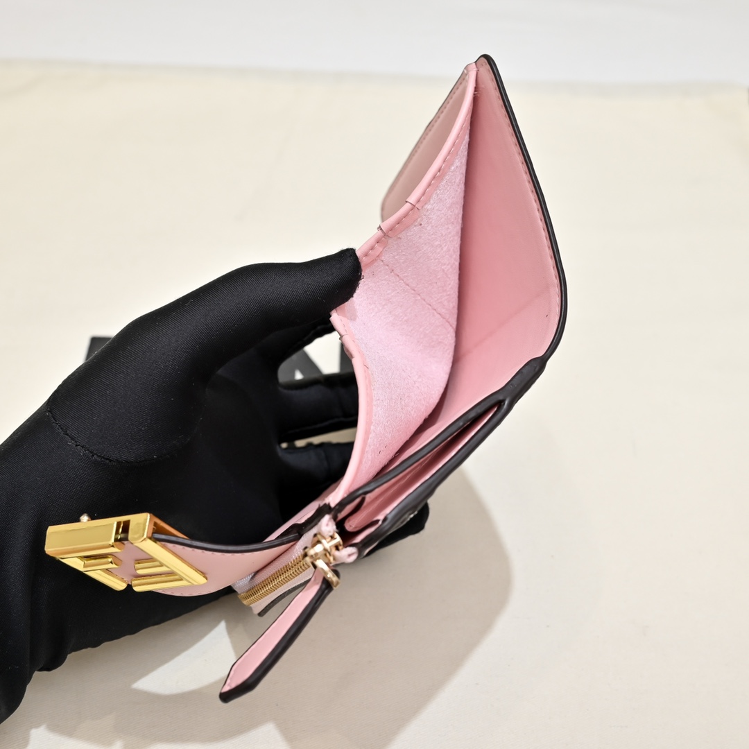 Fendi(フェンディ) FF Diamonds 財布 レディース 10X4X8cm
